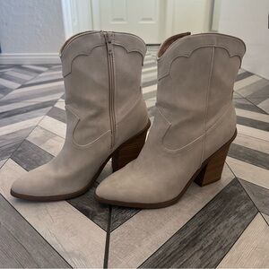 LC Lauren Conrad Beige Heeled Boots